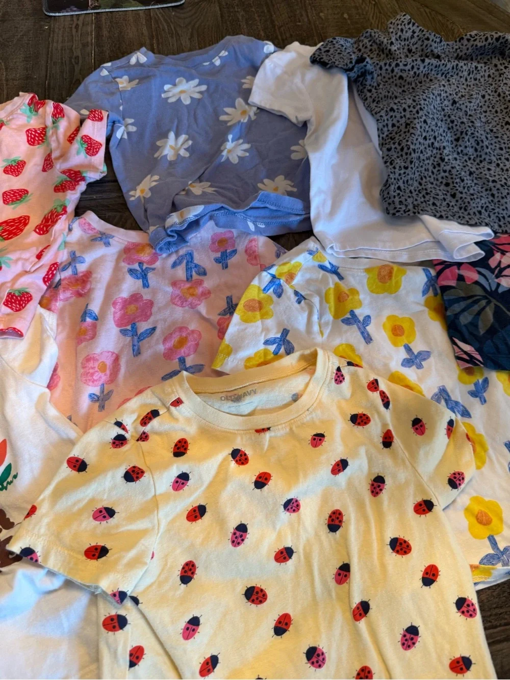 Girls Old Navy t shirt bundle size 4T
